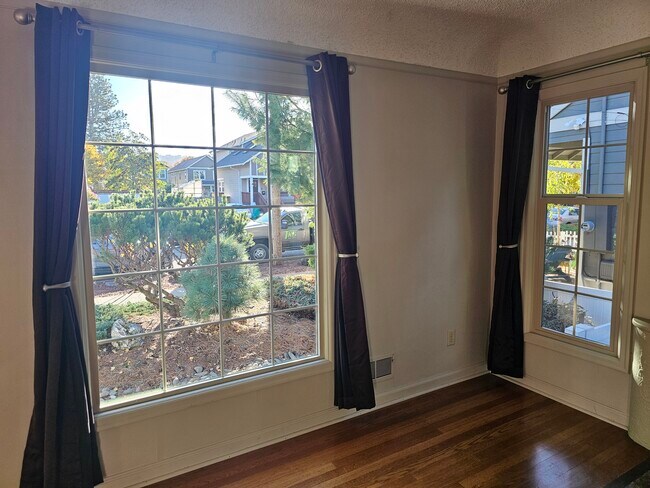 Foto del edificio - 6613 N Amherst St