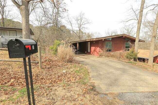 Foto del edificio - 39 Sheneman Dr