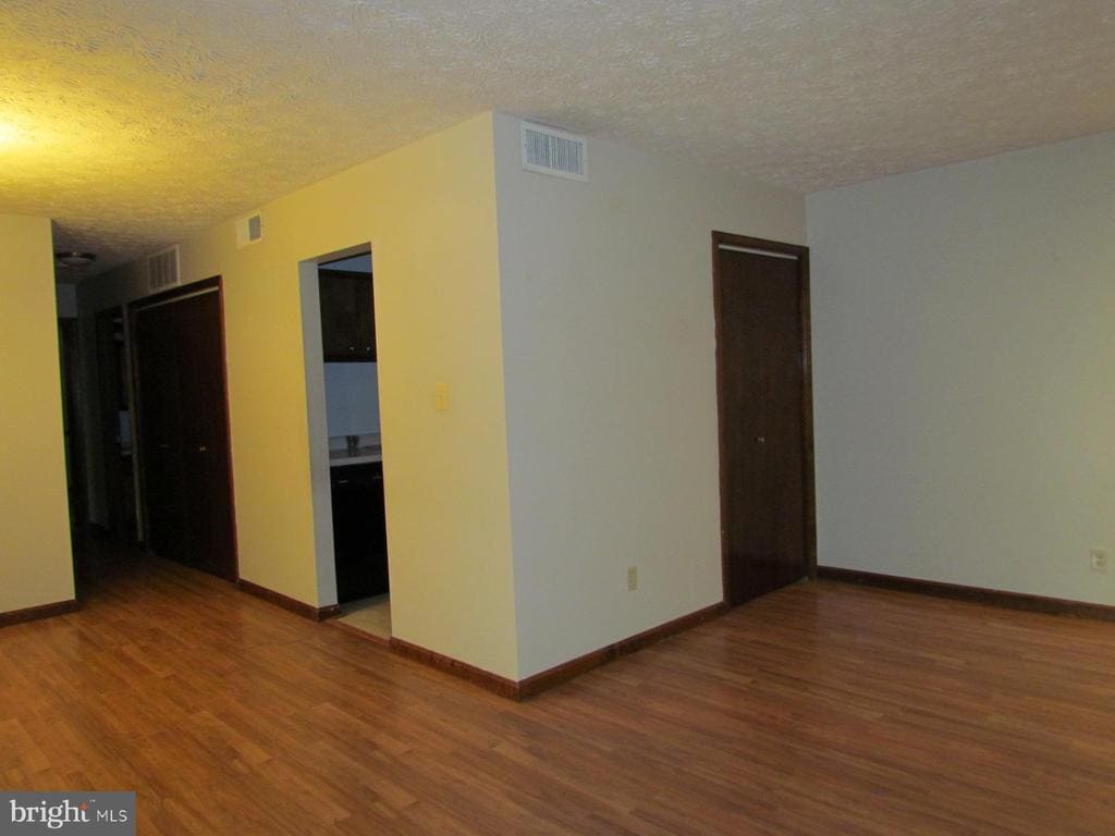 Building Photo - 44691 White Oak Ct