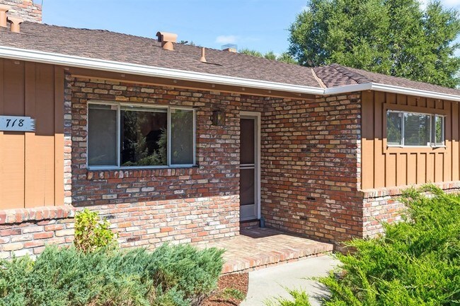 Building Photo - 718 Belden Dr