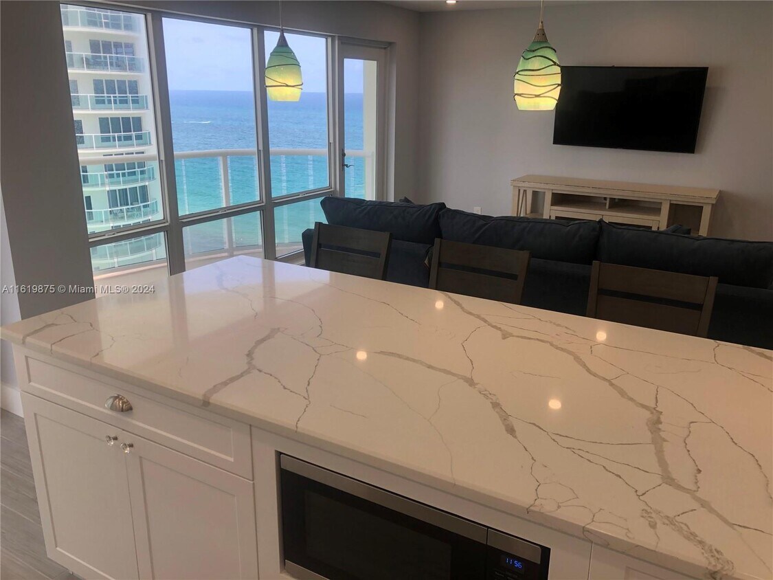 Foto principal - 3400 Galt Ocean Dr