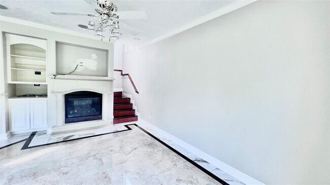 Building Photo - 2820 South Cotswold Manor Drive