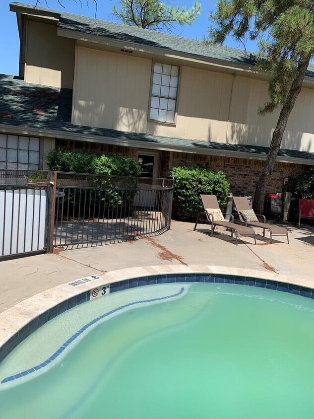 Foto principal - 1475 Brittany Ln