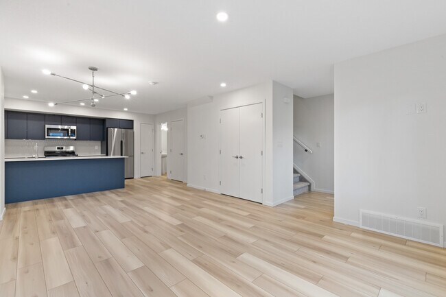 Photo du bâtiment - 11440-11487 87 St NW