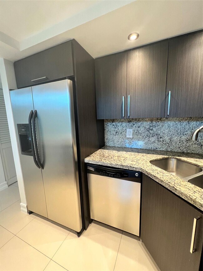 Foto del edificio - 2352 NW 37th Ave