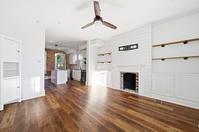 Building Photo - 433 St Clair Ave