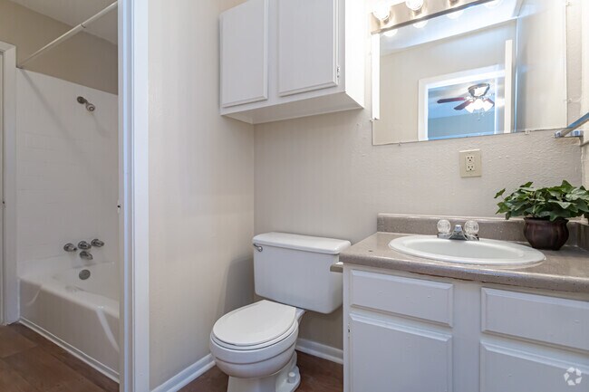 Acadian Gardens And South College Gardens Apartments Lafayette La Apartments Com
