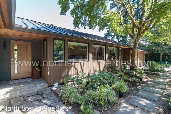 Foto del edificio - 5 br, 3 bath House - 1235 Chandler Rd