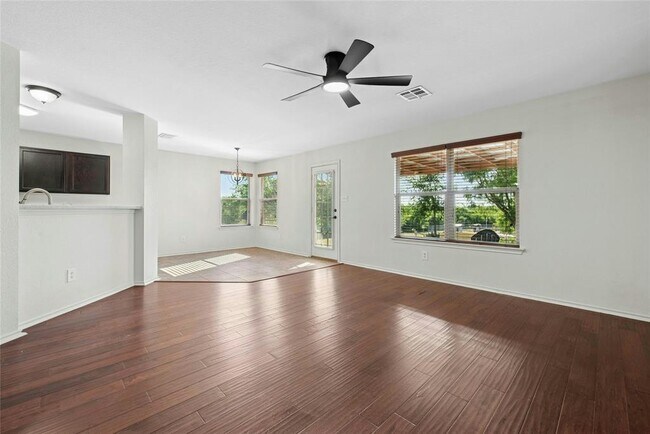 Foto del edificio - 515 Dandelion Loop