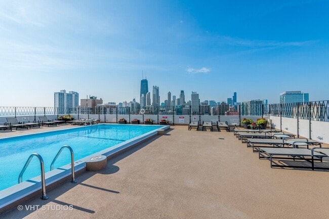 Photo - 1415 N Dearborn Pkwy Apartment