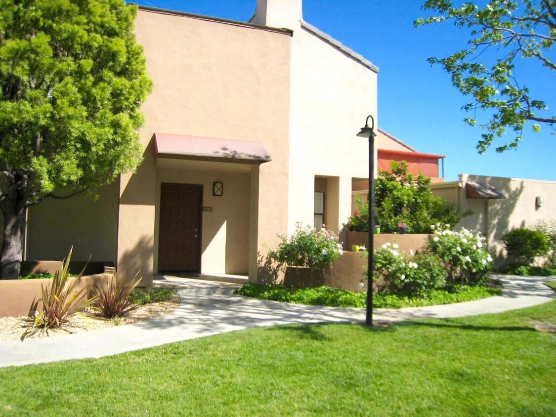 Primary Photo - 4259 Las Virgenes Rd