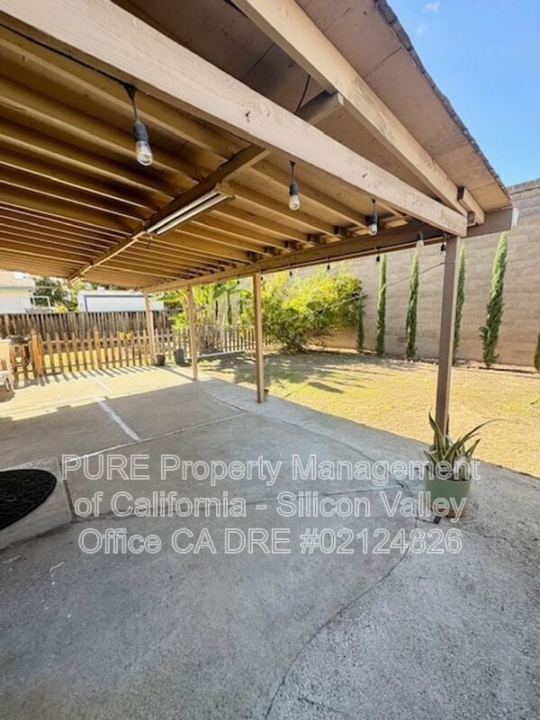 Foto del edificio - 2883 Vía Encinitas