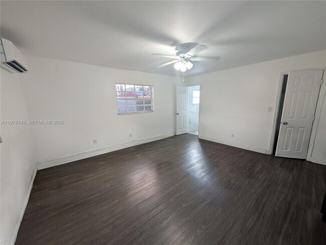 Foto del edificio - 232 SW 23rd St