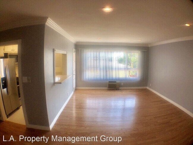 Foto del edificio - 1045 N Edinburgh Ave