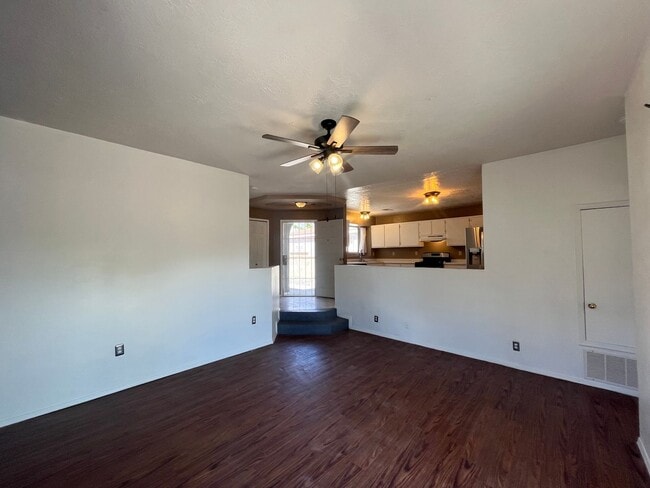 Foto del edificio - Cute 3 Bedroom 2 Bathroom Home In Rio Rancho!