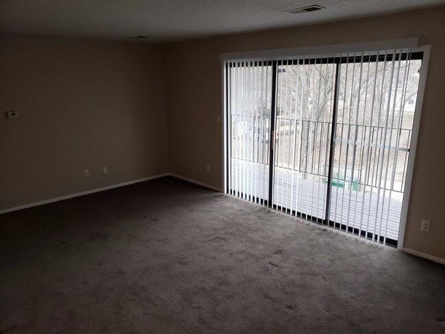 Building Photo - 146 S Neconi Ave