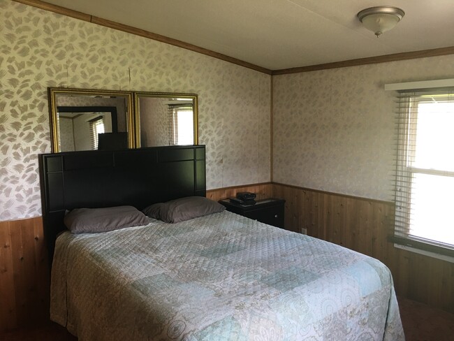Building Photo - 45111 Cadiz Harrisville Rd