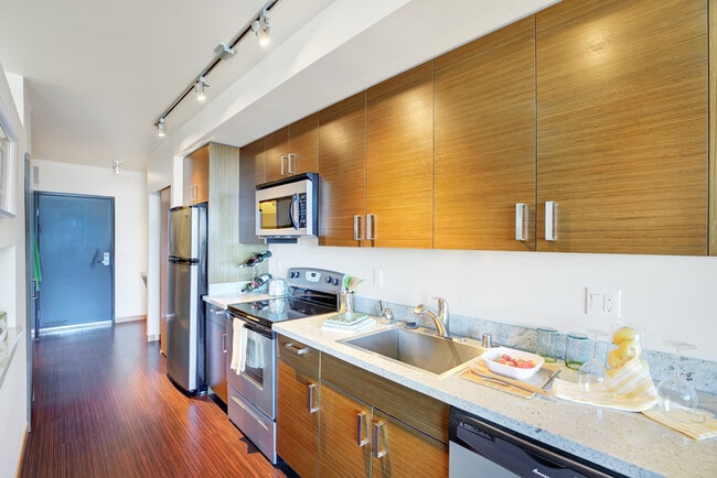 Interior Photo - Link