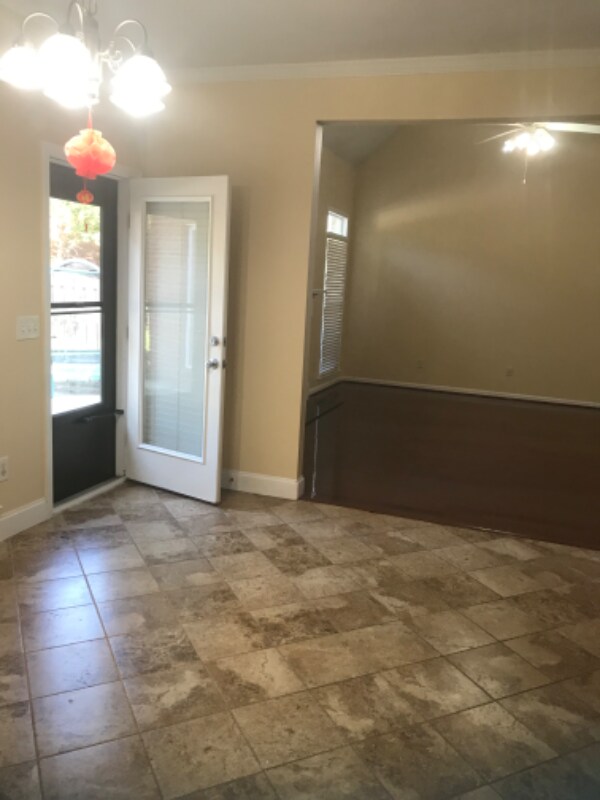 Building Photo - 205 Beaver Crest