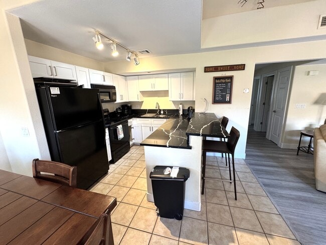 Building Photo - 890 Kitty Hawk Dr