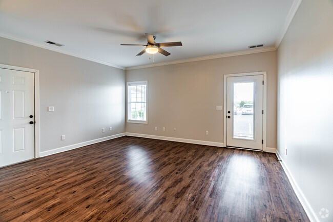 Sala de estar 2BR, 2BA y 1050SF - Laurel Ridge KY II