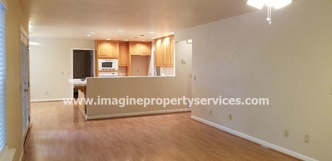 Building Photo - 726 Sterling Ct