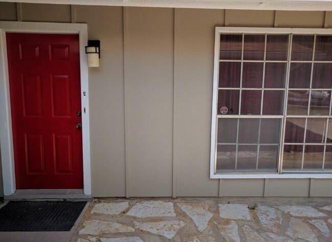 Building Photo - 12317 Willow Wild Dr