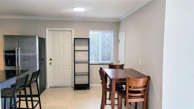 Foto del edificio - 5620 SW 5th Terrace