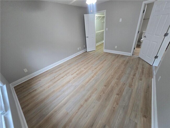 Building Photo - 2205 Santa Fe Pkwy