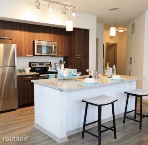 Building Photo - 2 br, 2 bath Apartment - 8075 NW 39th Ave