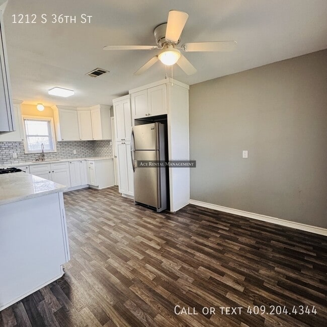 Building Photo - 1212 S 36th St