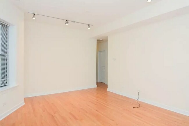 Foto del edificio - 4712 N Sheridan Rd