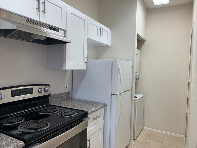 Foto del edificio - 2710 Grants Lake Blvd