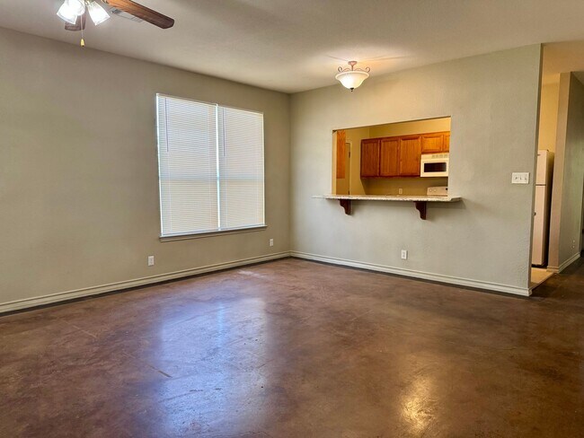 Building Photo - 220 Sandstone Dr