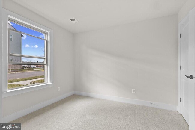 Foto del edificio - 8979 Katherine Johnson Ave