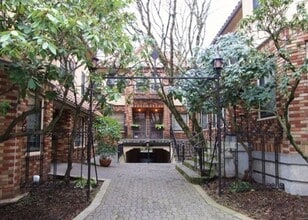 Building Photo - 912 SW Vista Ave