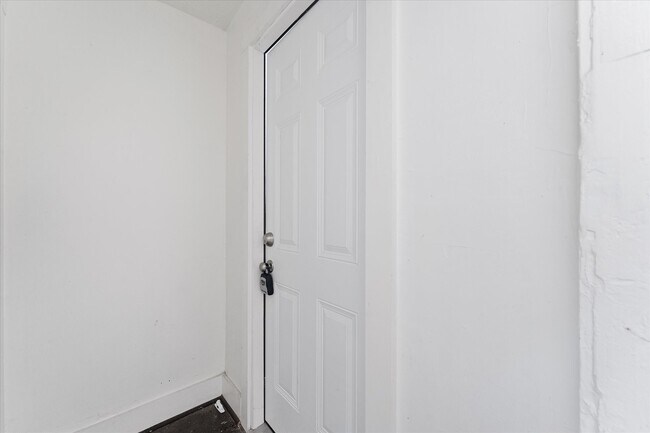 Building Photo - 607 Enid St