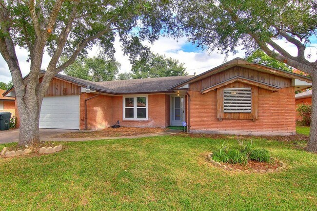 Building Photo - 1030 Monette Dr