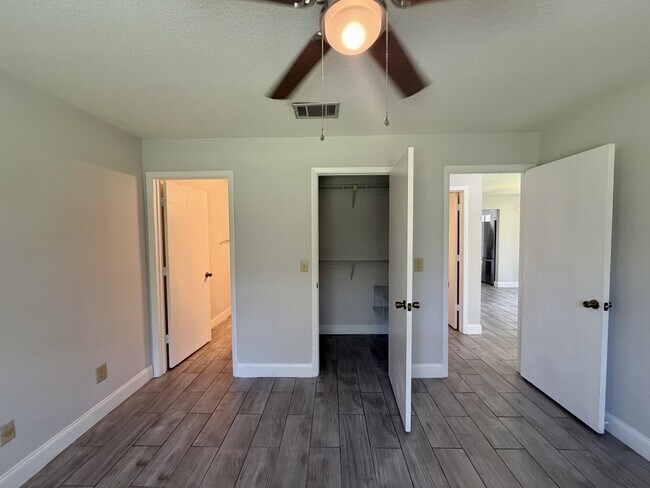 Foto del edificio - 1590 SE Dewberry Ct