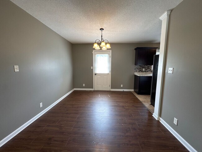 Foto del edificio - 910 Applegrove Cir