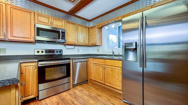 Building Photo - 221 Woodland Rd