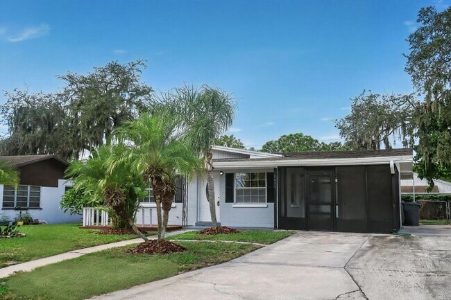 Building Photo - Half Off! 3 Bedroom, 1 Bathroom Home for R...