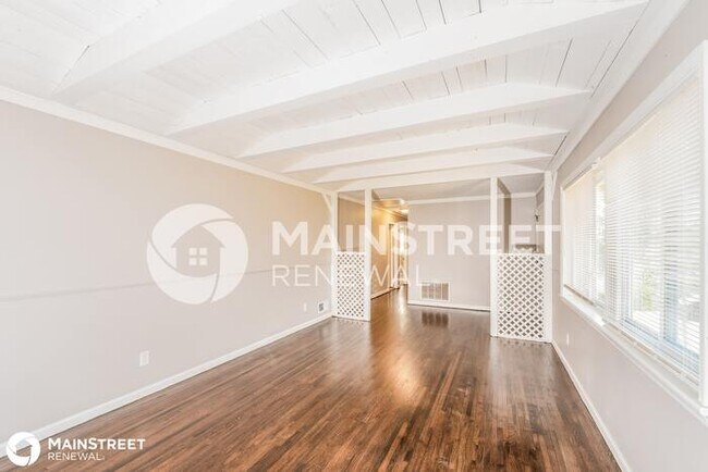 Building Photo - 2345 3rd St NW, Center Point, AL 35215