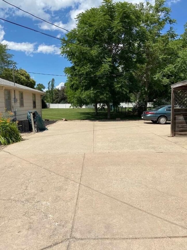 Foto del edificio - 710 N Kansas Ave