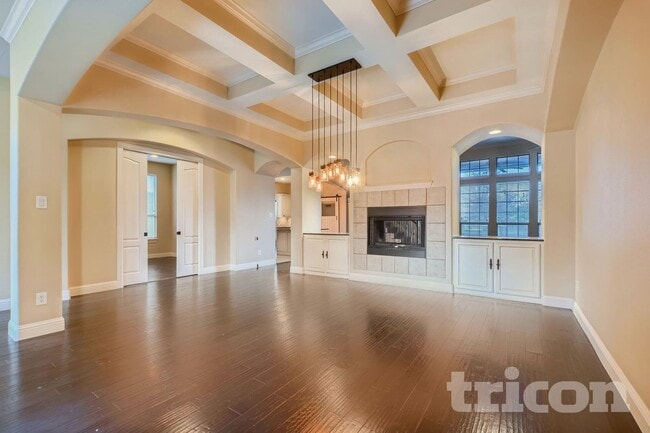 Building Photo - 727 Fairfax Lane