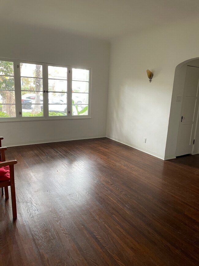 Living Room - 854 19th St