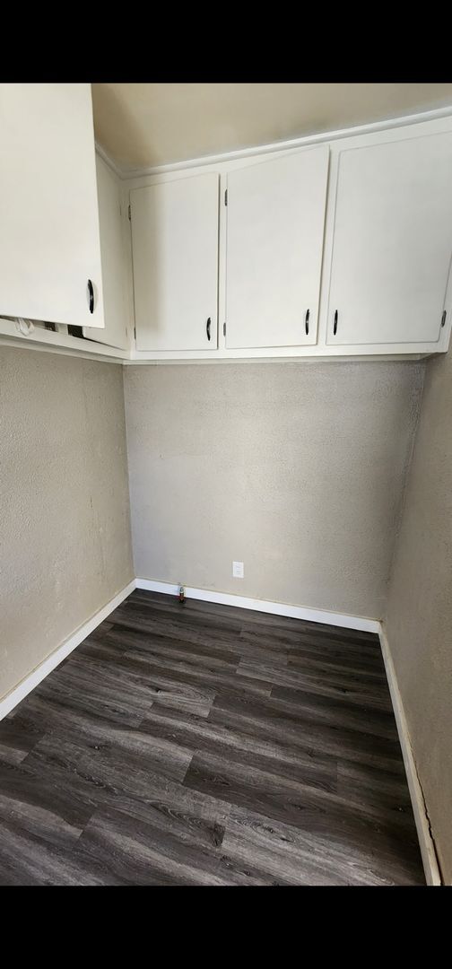 Building Photo - 2 Bed 1 Bath