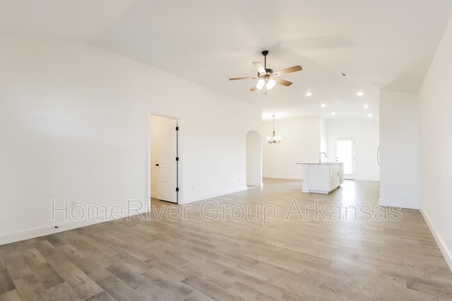 Foto del edificio - 5900 NW Hoover St