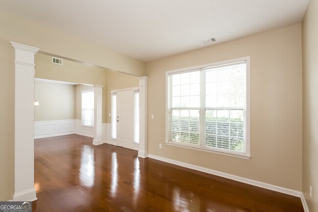 Foto del edificio - 3180 Elmendorf Dr NW