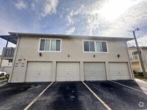 Building Photo - 1013 Spring Meadow Dr